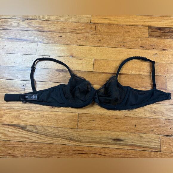 🪦 Victoria’s Secret Body By Victoria Black Lace Bra Size 34C - Picture 4 of 9